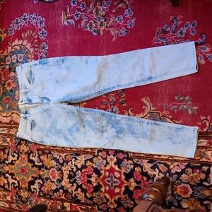 Universal Thread Bleach Wash Jeggings 12